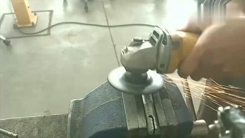 手工制勝 小伙自制車床切削工具提升工作效率